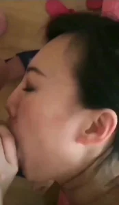 45岁丰满熟女阿姨偷情，口活真不错，一看就知道操逼经验非常丰富
